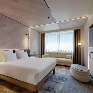 Novotel Muenchen Airport - Newly Renovated פרייזינג